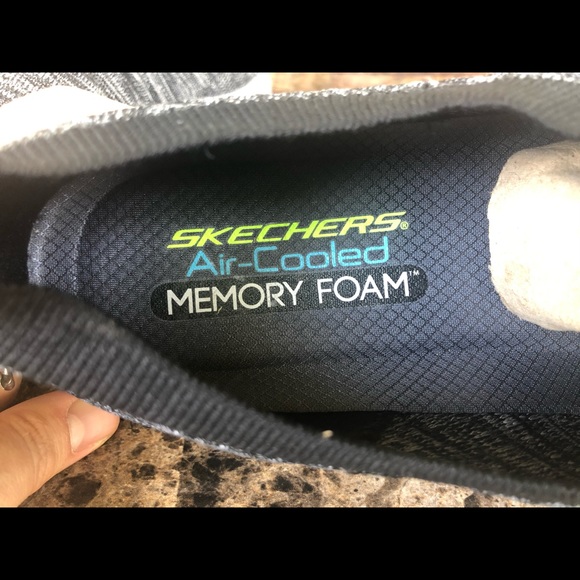 Skechers Men'sl Slip-On Athletic walking sneakers - Picture 11 of 13